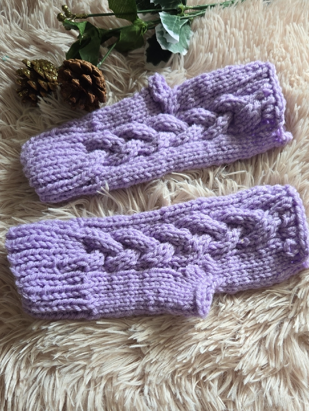 NEW Handmade Lavender Light Purple Cable Knit Wrist Warmers Mttens Gloves